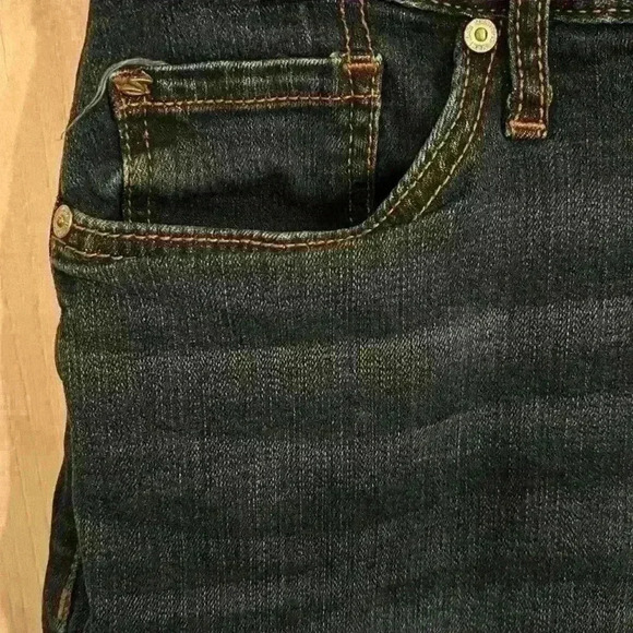 Seven7 Weekend Denim Rolled Cuff Bermuda Shorts size 8-PRISTINE - Picture 4 of 9